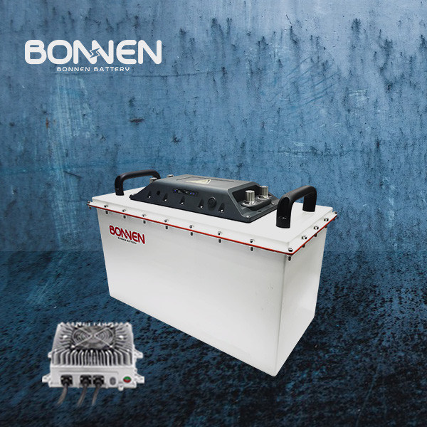 แบตเตอรี่เครื่องยนต์เรือไฟฟ้า LiFePo4 ความหนาแน่นพลังงานสูง 48V 100Ah สําหรับการผลิตเครื่องยนต์เรือที่ดีขึ้น